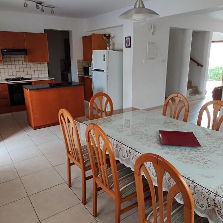 Villa Rina Paphos Eksteriør bilde