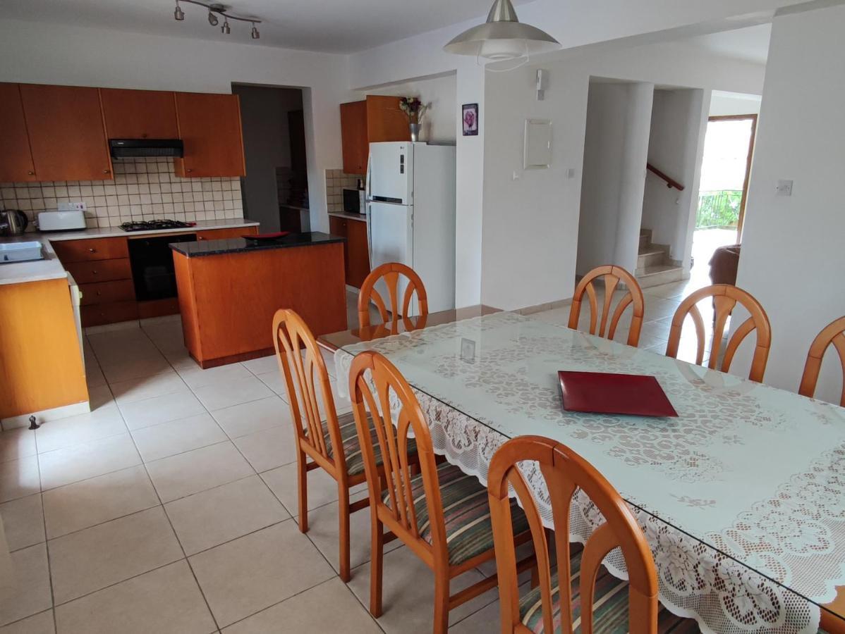 Villa Rina Paphos Eksteriør bilde