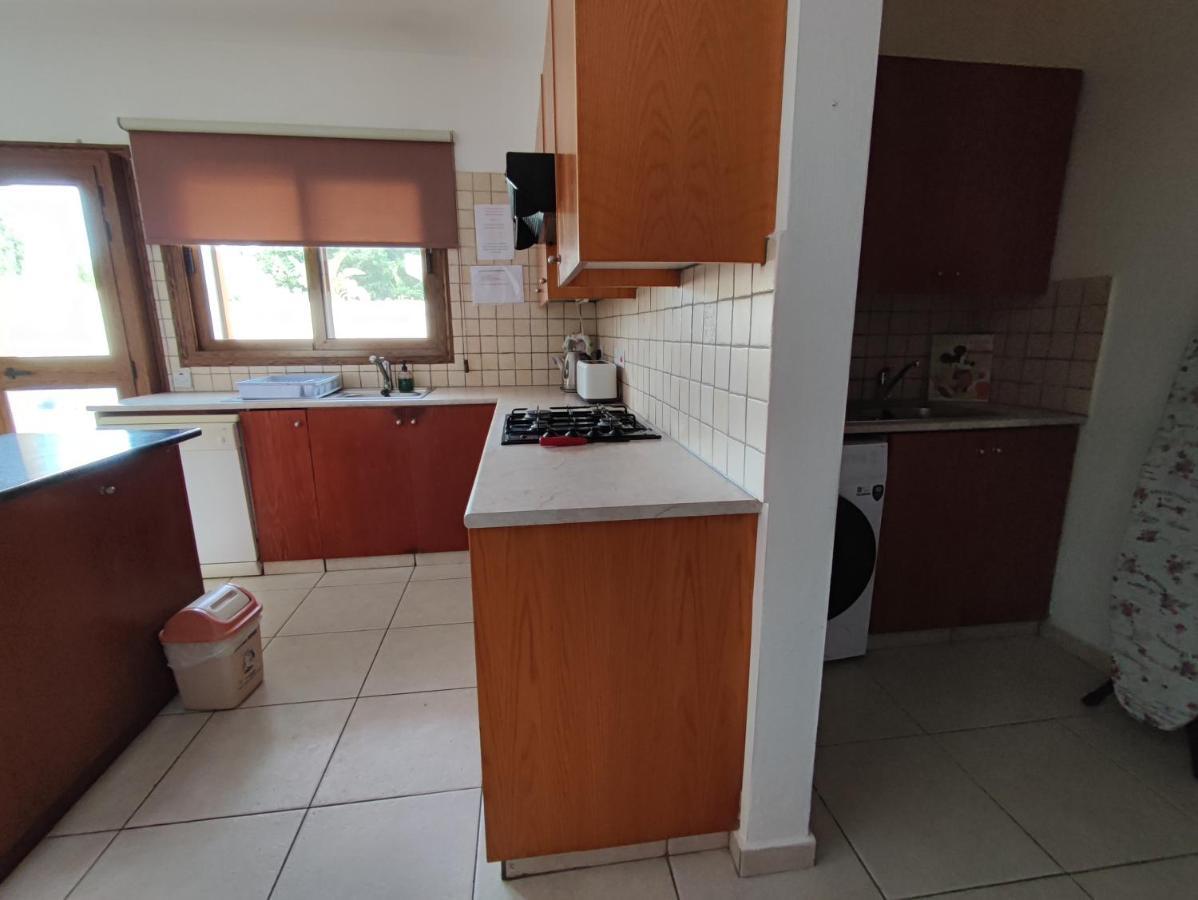 Villa Rina Paphos Eksteriør bilde