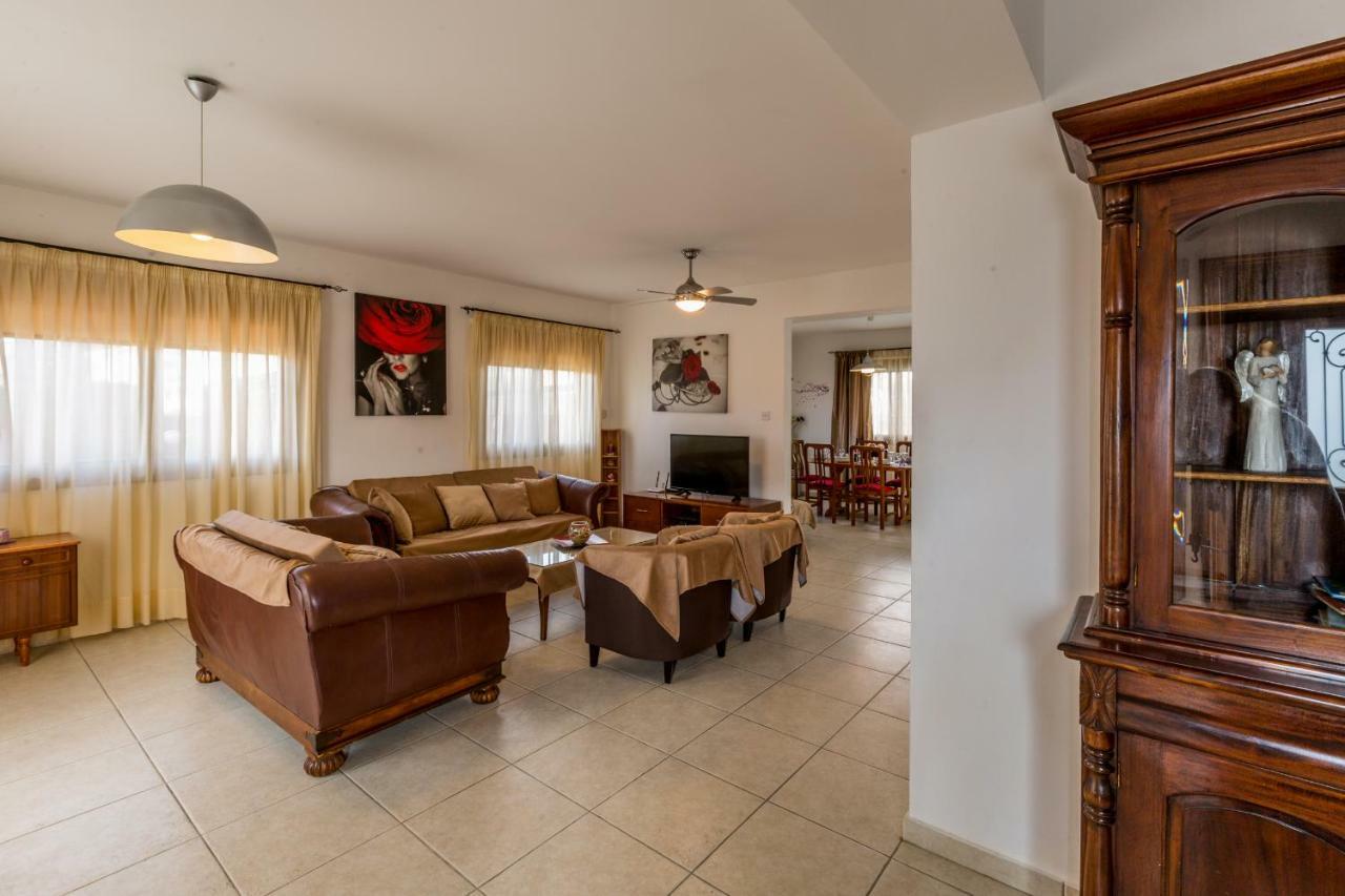 Villa Rina Paphos Eksteriør bilde