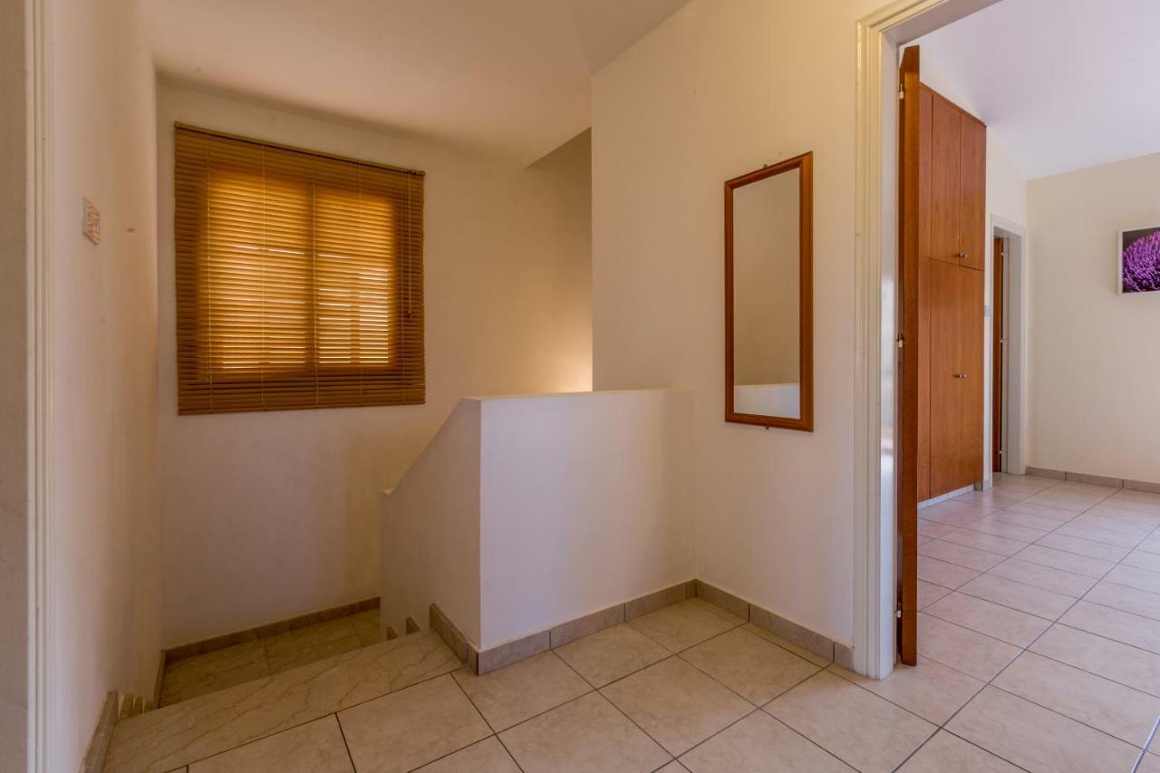 Villa Rina Paphos Eksteriør bilde