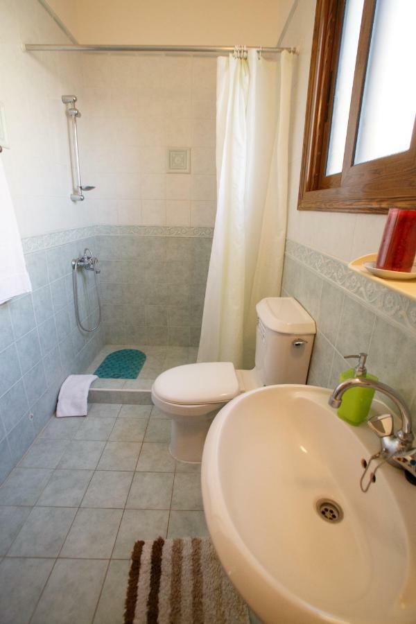 Villa Rina Paphos Eksteriør bilde